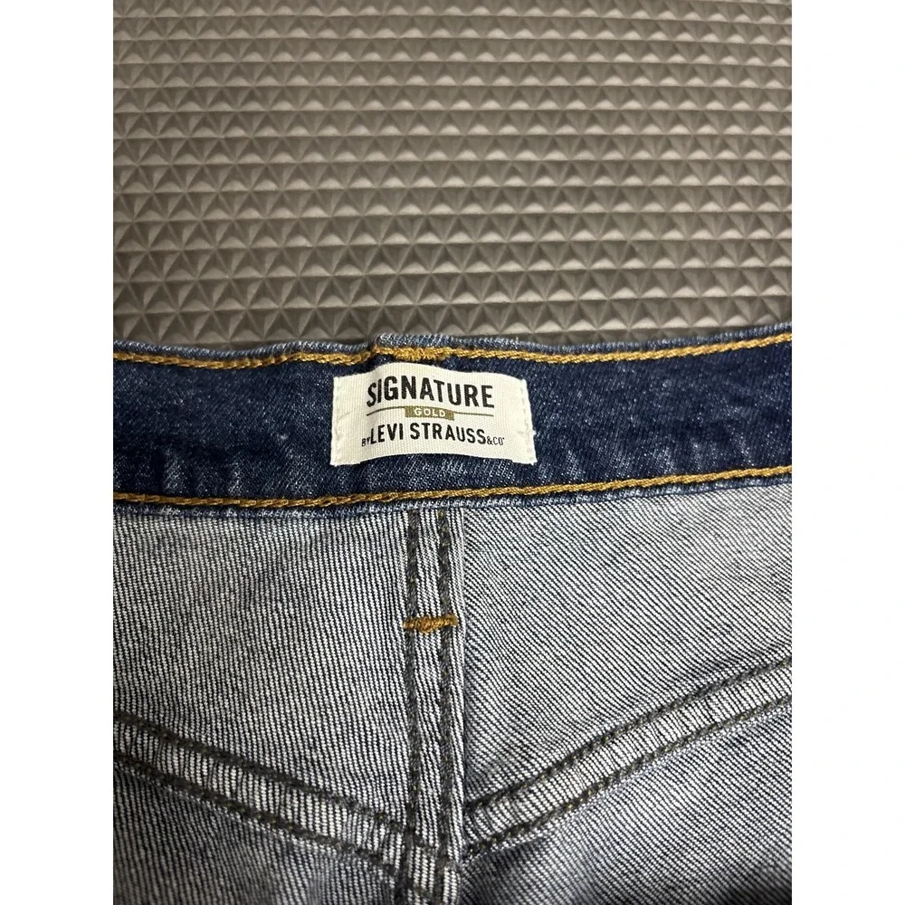 Signature Gold by Levi Strauss & Co. Men's W38 Blue Denim Jean Shorts Regular